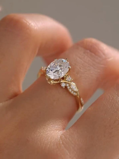 Anillo París — Diamante oval de 2 ct en oro 14k
