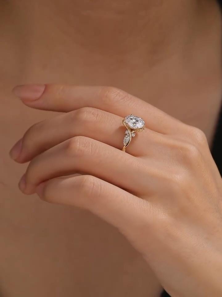 Anillo París — Diamante oval de 2 ct en oro 14k