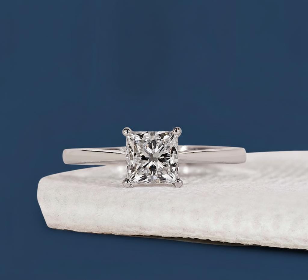 Anillo de Compromiso 1 ct Corte Princesa