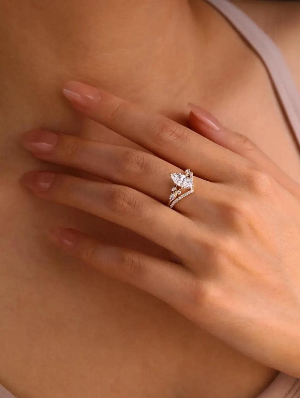 Set Amalfi — Anillo marquesa de 1.50 ct + argolla en oro 14k
