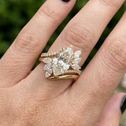 Anillo Santorini — Diamante marquesa de 3 ct con cluster asimétrico en oro 14k