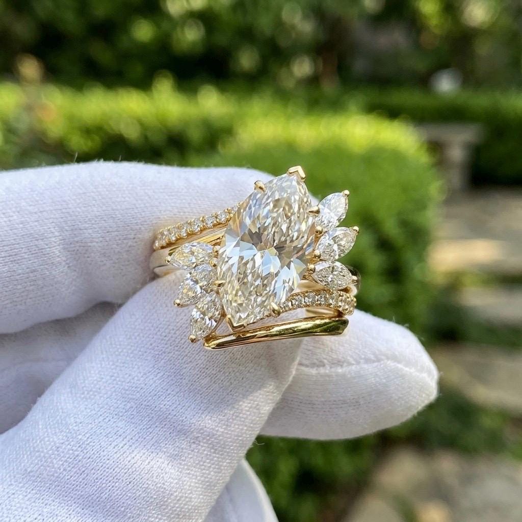 Anillo Santorini — Diamante marquesa de 3 ct con cluster asimétrico en oro 14k