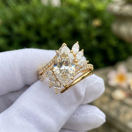 Anillo Santorini — Diamante marquesa de 3 ct con cluster asimétrico en oro 14k