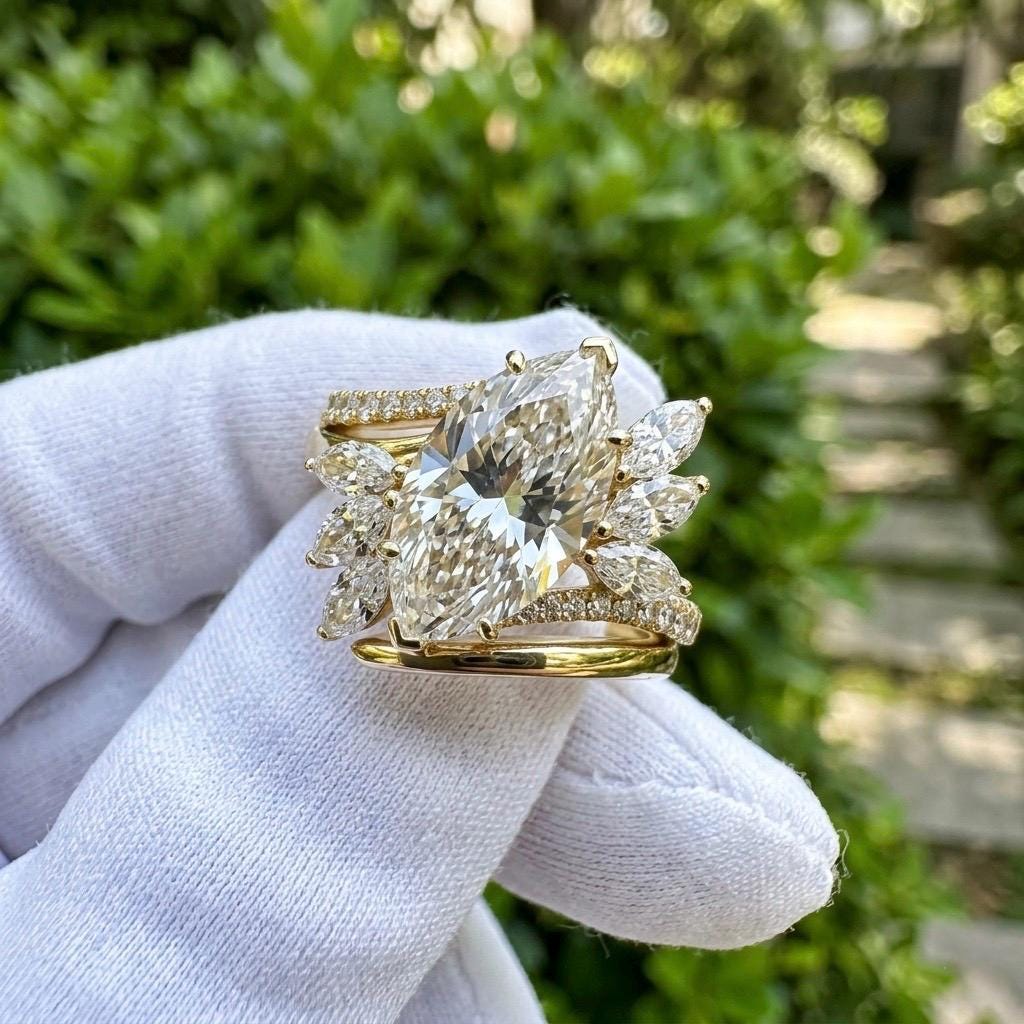 Anillo Santorini — Diamante marquesa de 3 ct con cluster asimétrico en oro 14k