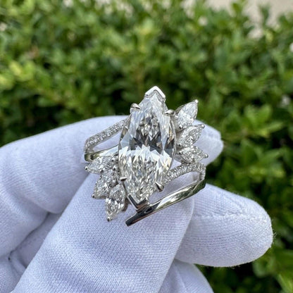 Anillo Santorini — Diamante marquesa de 3 ct con cluster asimétrico en oro 14k