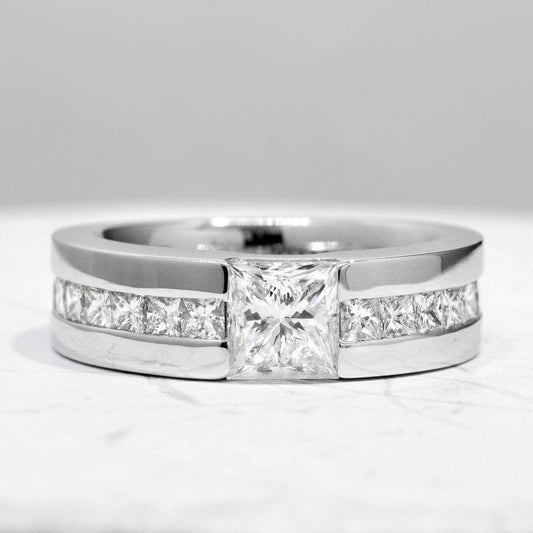 Anillo de Compromiso para Hombre con Diamante de Corte Princesa 1.80 Quilates