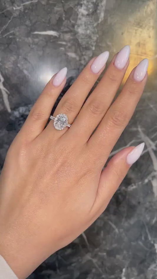 1.5 ct Anillo de compromiso con diamante ovalado en oro de 14k con Halo Pave