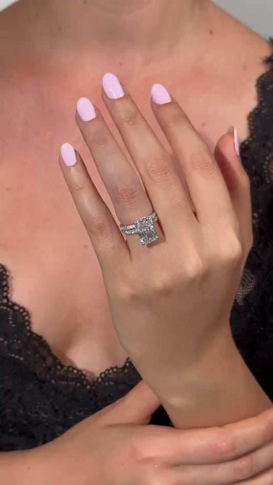 4.60 ct Anillo de compromiso con diamante Radiante Oro 14K