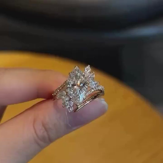 Anillo Santorini — Diamante marquesa de 3 ct con cluster asimétrico en oro 14k