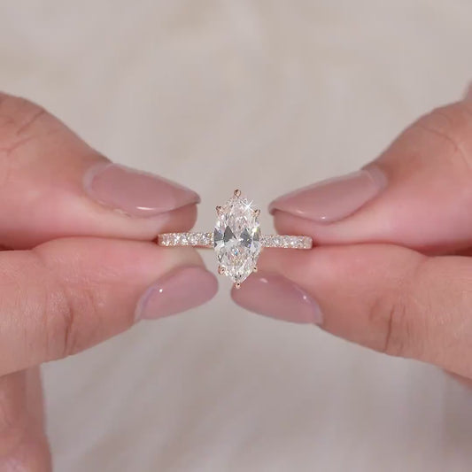 Anillo de Compromiso Marquise 2 ct con Pavé en Oro 14k
